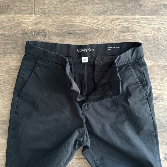 Calvin Klein Men's Slim Fit Infinite Flex Chinos 30x30 Black - Picture 2 of 4